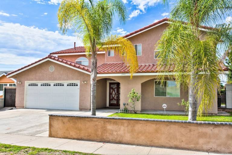 House  Southwest Anaheim