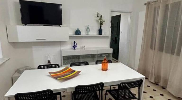 Vacation home with patio — photo 5