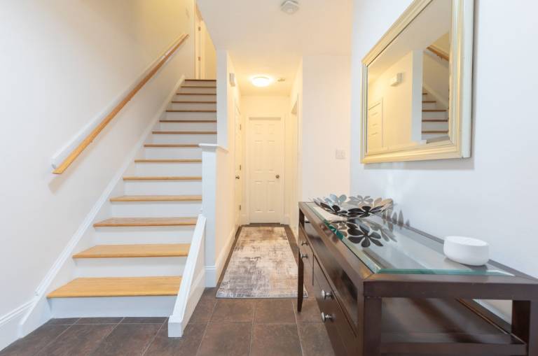 Family-oriented apartment with grill & garden | Suitable for remote work | Pets are welcome — photo 2
