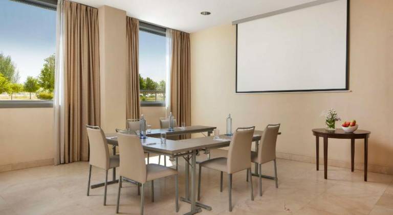NH Alcorcon Hotel — photo 5