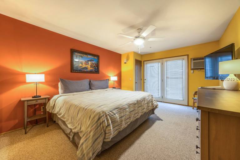 15 Lodge Condo with Hood River Bridge View — photo 5