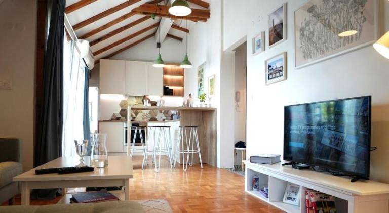 Modern Loft with Balcony in the heart of Sofia — photo 2