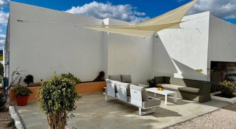 Villa with pool | Pet-friendly — photo 3