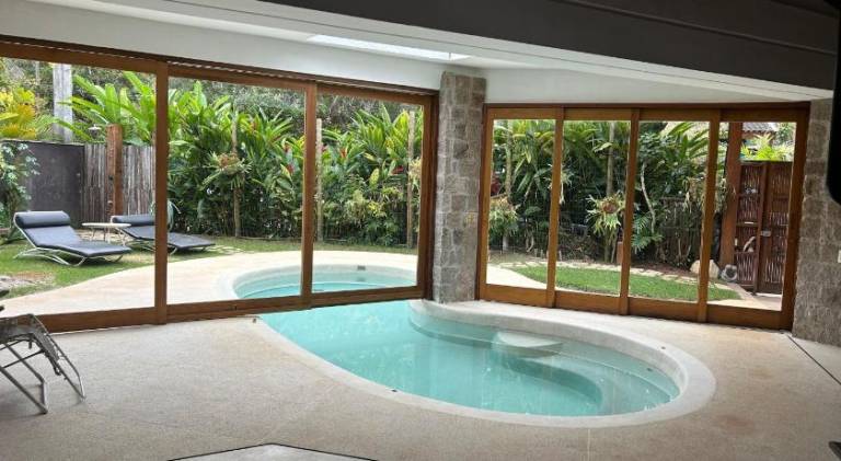 Vacation home with pool | Beach nearby | Pets allowed — photo 4