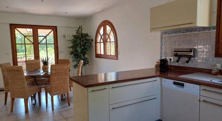 Fully equipped big vacation home with private pool, garden & barbecue | Perfect for remote work | Dogs allowed — photo 5