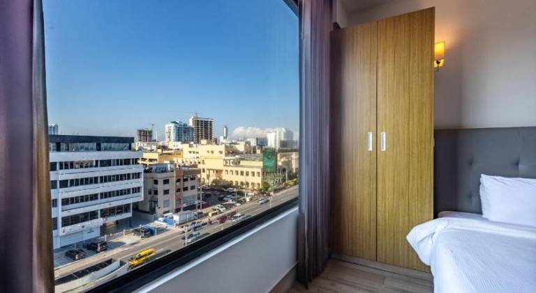 Weston Suites & Hotel — photo 3