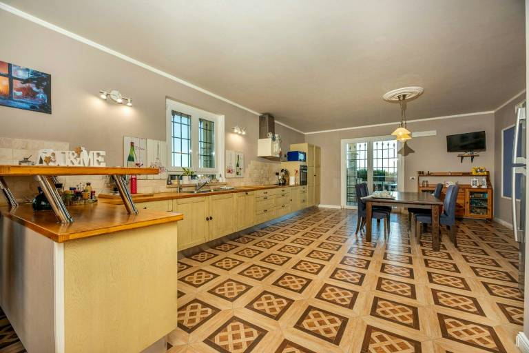 Fully equipped house with BBQ, terrace & private pool | Suitable for remote work | Pet-friendly — photo 5
