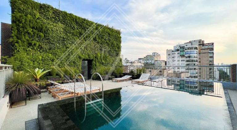 Apartment with pool — photo 2