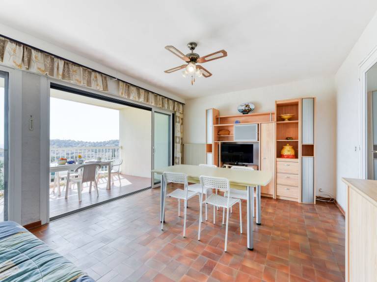 Holiday apartment with patio | Sea view — photo 4