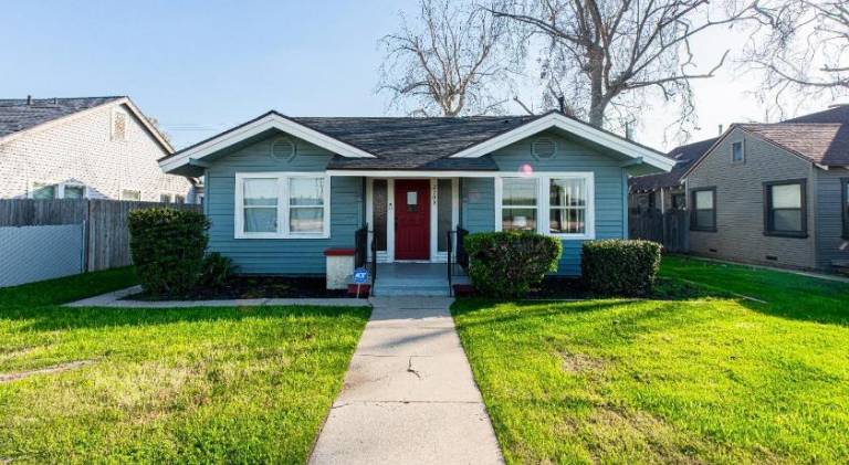Villa with 1 room for 5 persons in Bakersfield, CA