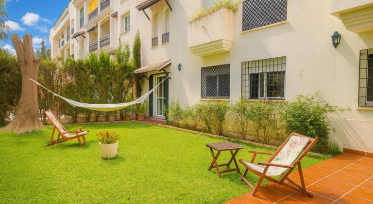 Holiday apartment with pool — photo 4