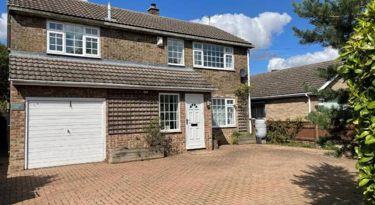 House with 5 rooms for 7 persons in Grantham