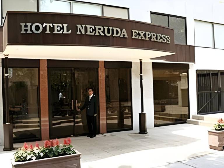 Hotel Neruda Express