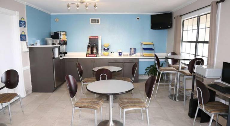 Days Inn by Wyndham Monroe LA — photo 4