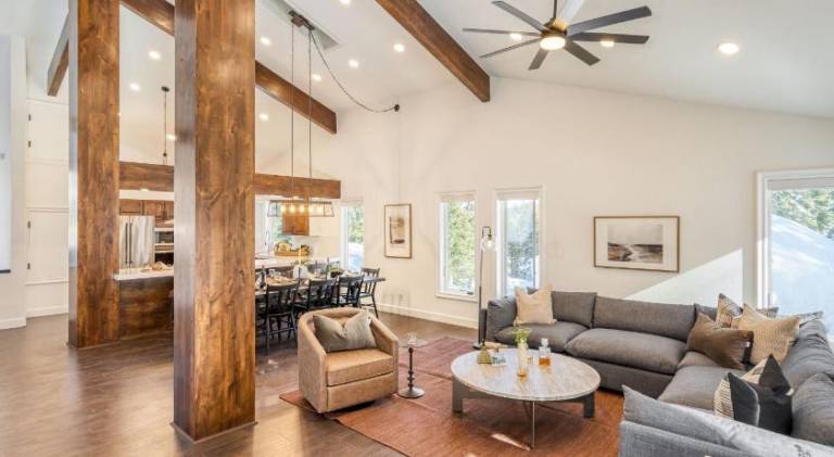 Fully equipped lovely house with hot tub & BBQ | Perfect for remote work | Pet-friendly — photo 3