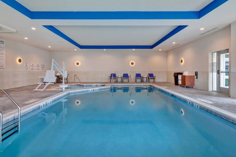 Holiday Inn Express and Suites Eau Claire West I-94 By IHG — photo 2