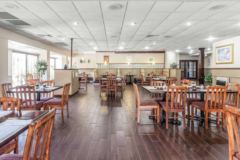 Quality Inn & Suites Conference Center — photo 3