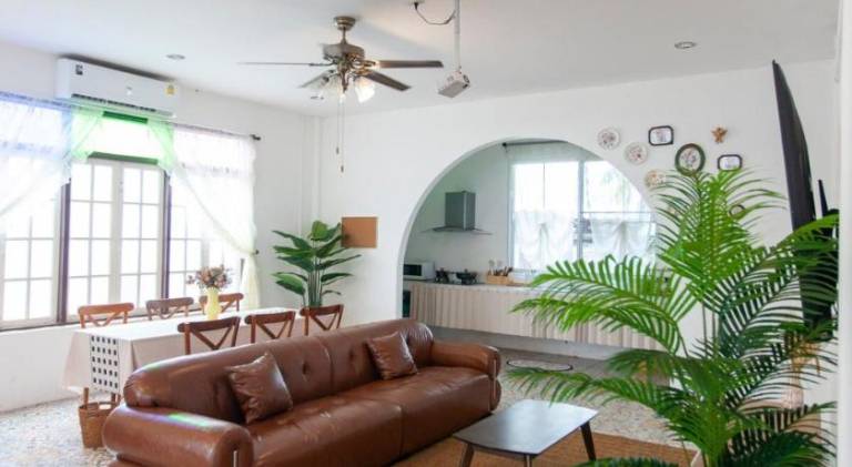 Center of Chiang Mai Old City, 5 bedrooms house, Convenient — photo 5
