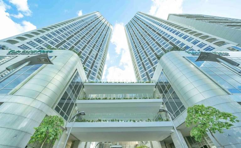 Nice holiday apartment with pool | Suitable for remote work | Pets allowed in Makati