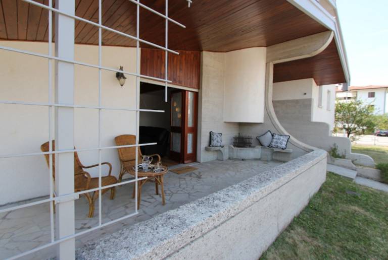 Child-friendly villa with yard, barbeque & terrace | Garden view | Dogs allowed — photo 5