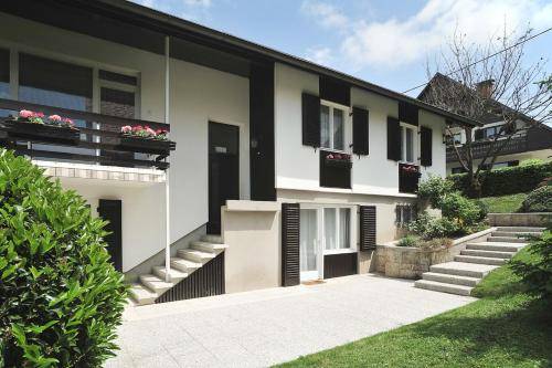Apartma  Lesce