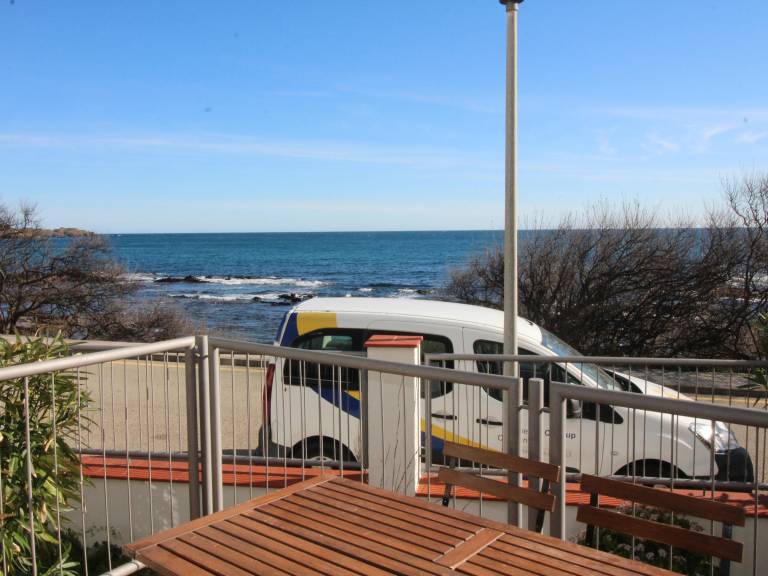 Rental apartment with 2 rooms for 6 persons — photo 2