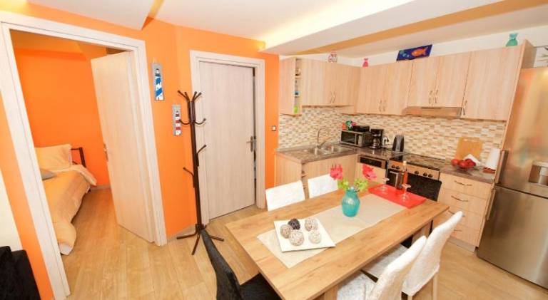 Fully equipped holiday apartment with patio, grill & yard | Pet-friendly — photo 3