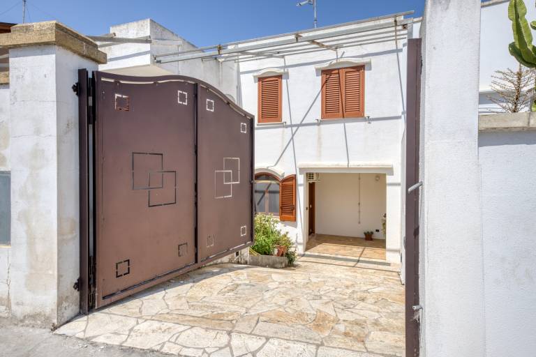 Holiday apartment with patio | City view in Patu