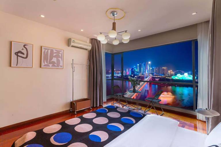 Charming serviced apartment | Suitable for remote work | Pets allowed — photo 3
