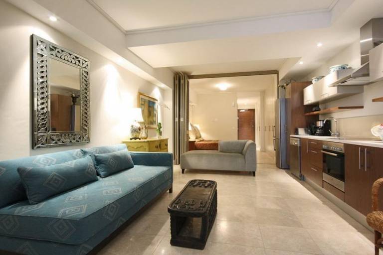 Modernes Appartement mit Balkon und Aussicht
