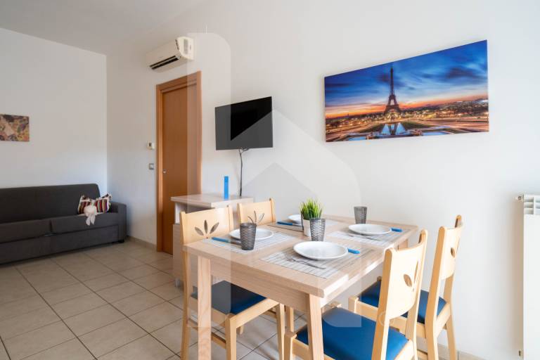 Holiday Rendez Vous 14 - Ground apartment with balcony and side sea view in Pineto