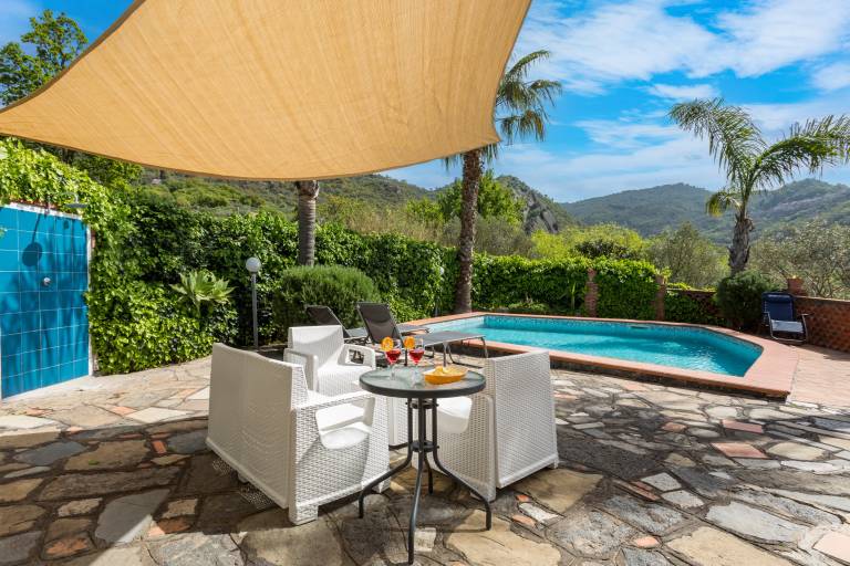 Villa with terrace, pool & BBQ | Mountain view | Perfect for remote work — photo 3