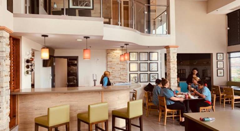 Country Inn & Suites by Radisson, Bakersfield, CA — photo 3