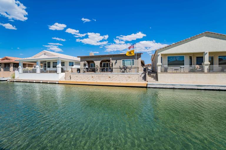 House  Bluewater