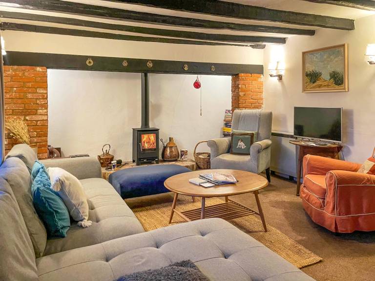 Family-oriented cottage with garden | River view | Pets allowed — photo 3