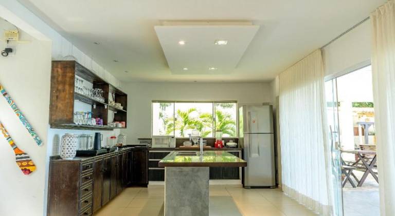 Vacation home with pool — photo 4