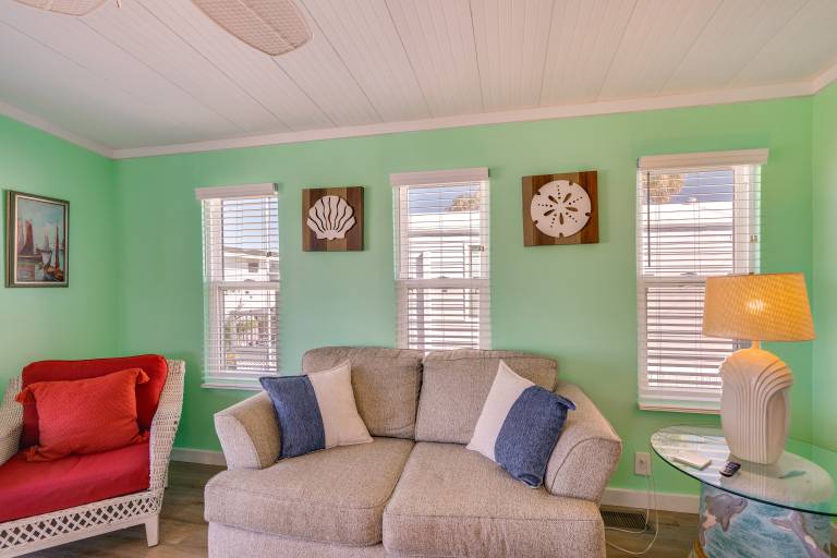 3 Mi to Gulf! Fort Myers Beach Gem w/ Pool Access — photo 5