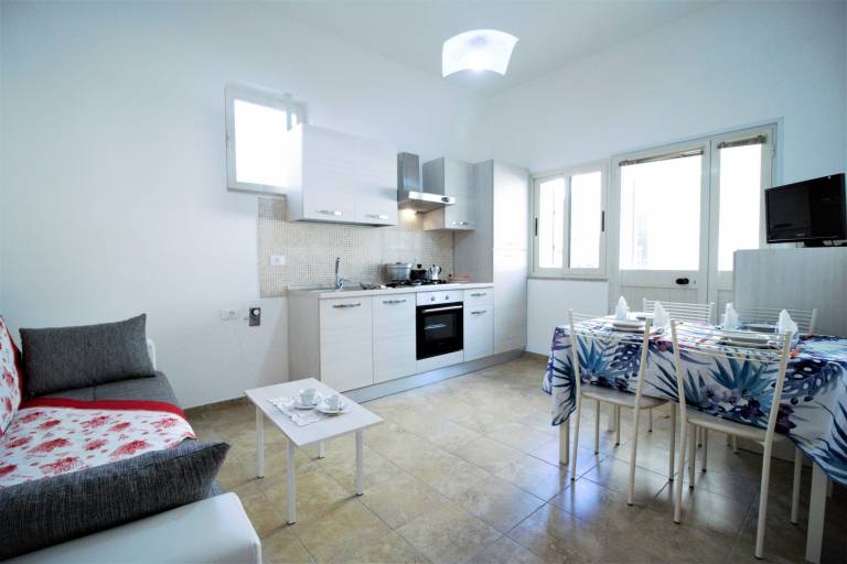 Apartment with 1 room for 4 persons — photo 3