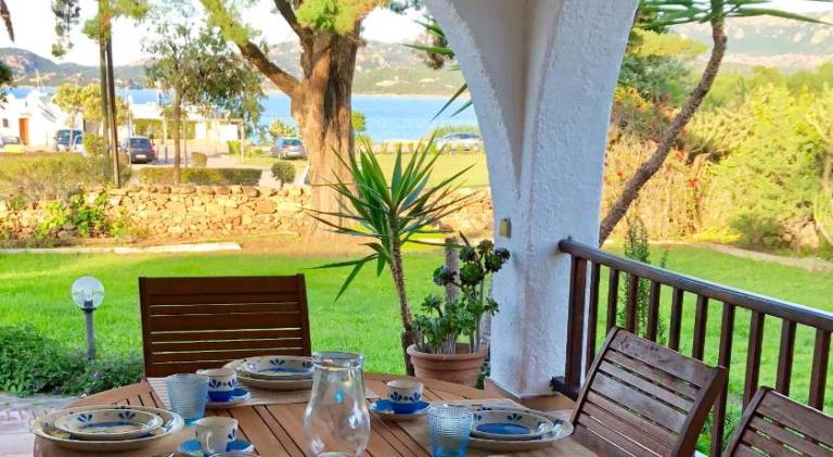 Villa with 3 rooms for 6 persons in Arzachena