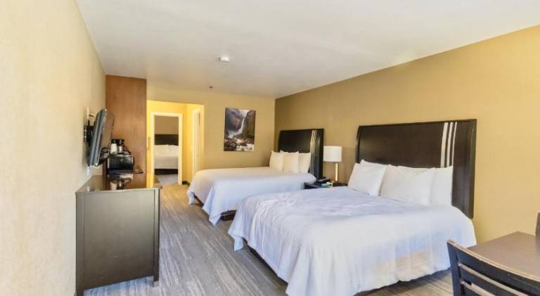 The Oakhurst Inn Yosemite in Oakhurst, CA