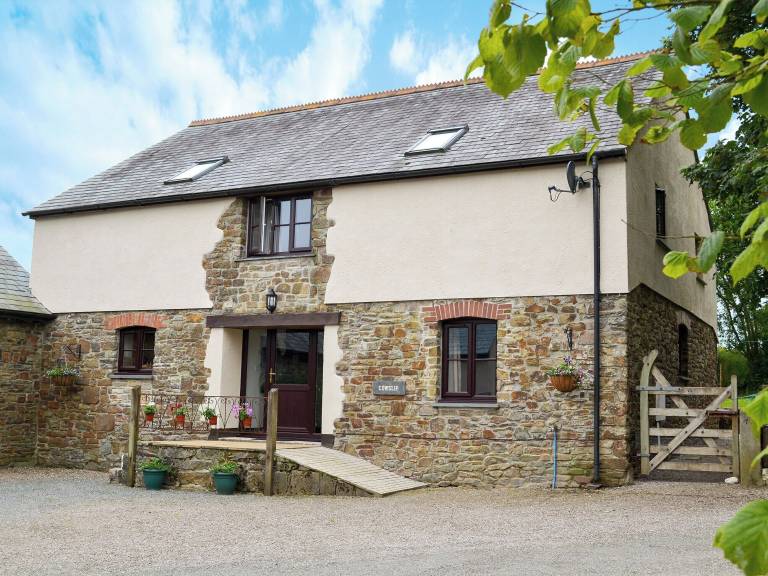 Cottage  Sutcombe