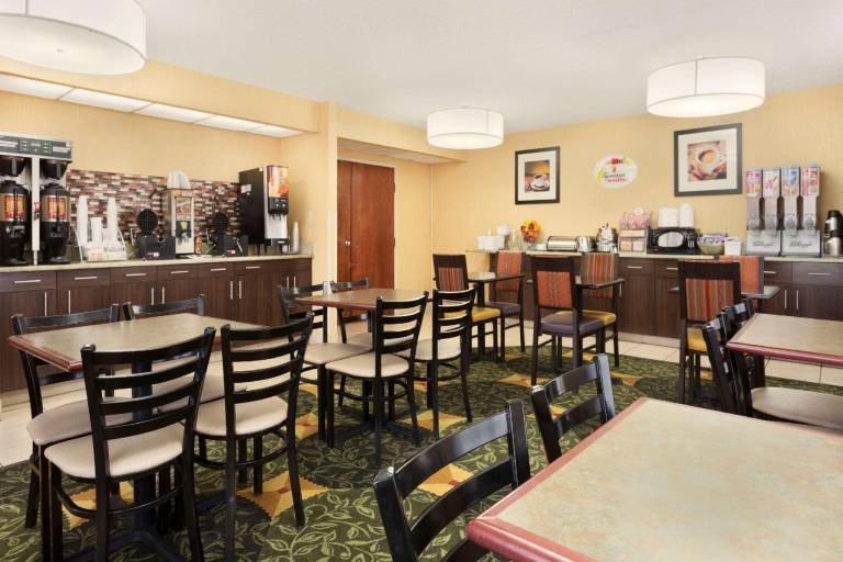 Super 8 By Wyndham Westminster Denver North — photo 2
