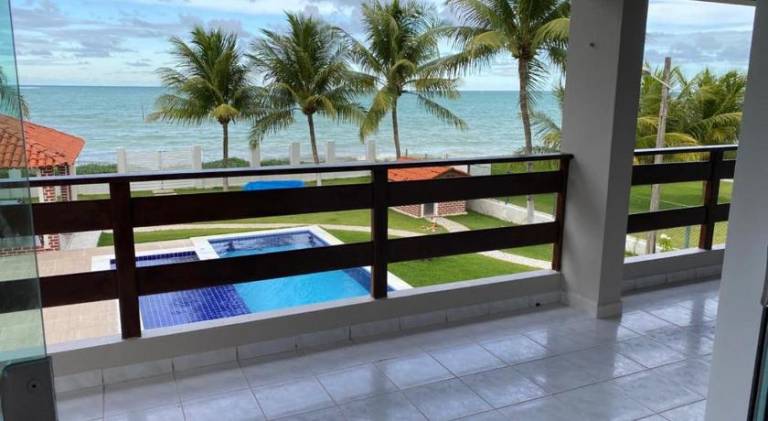 Spacious vacation home with hot tub & pool | Beach nearby | Dogs allowed — photo 5