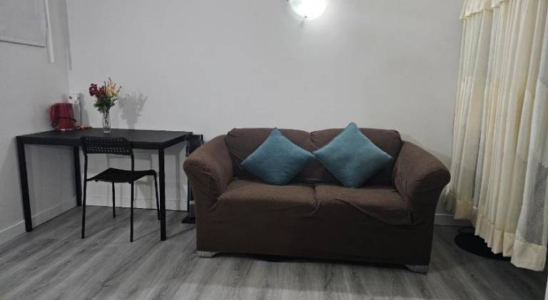Bright and Cozy Room with Free Parking — photo 2
