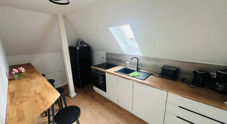 Rental apartment with BBQ & patio — photo 5