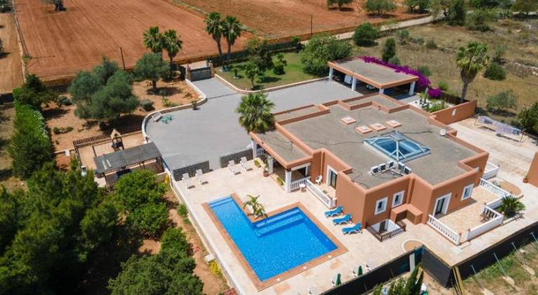 Fully equipped pleasant villa with barbeque, private pool & terrace | Dogs allowed in Sant Antoni de Portmany