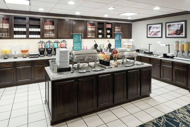 Homewood Suites by Hilton Cedar Rapids-North — photo 3