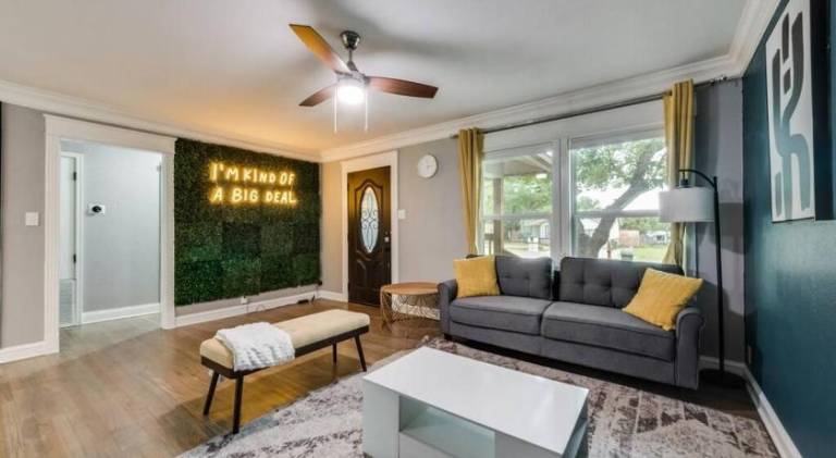 Nice vacation home | Pets allowed in Arlington, TX