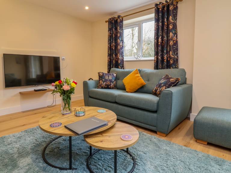 Family-oriented beautiful cottage with yard | Pets are welcome — photo 3