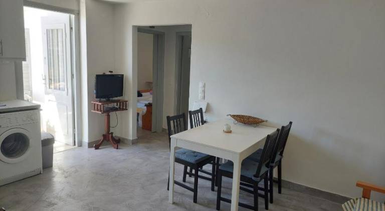 Rental apartment with patio — photo 4